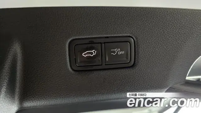 Kia Carnival 2024 — ფოტო 19/20