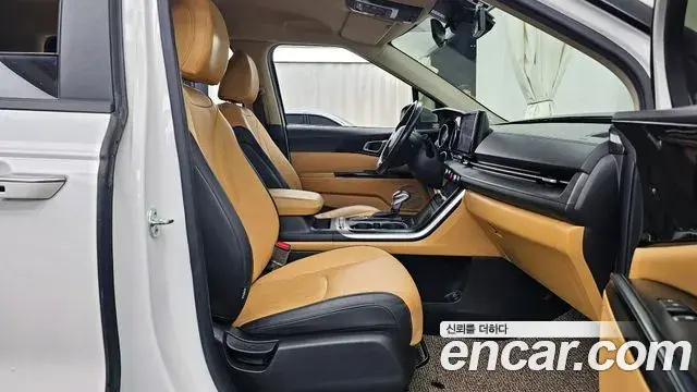 Kia Carnival 2021 — Photo 1/20