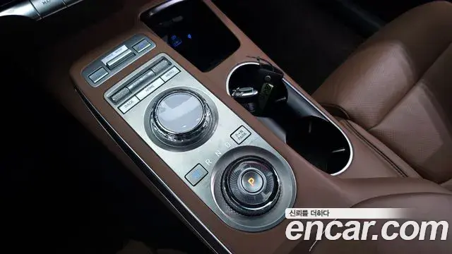 Genesis GV70 2021 — ფოტო 2/21