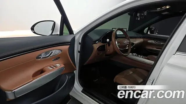 Genesis GV70 2021 — ფოტო 20/21