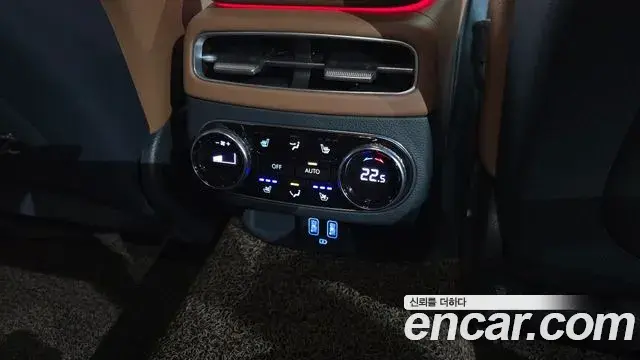 Genesis GV70 2021 — ფოტო 12/21