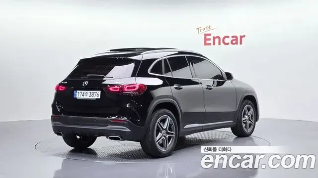 Mercedes-Benz GLA-Class 2022 — Photo 13/20