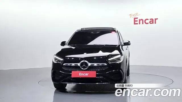 Mercedes-Benz GLA-Class 2022 — Photo 15/20
