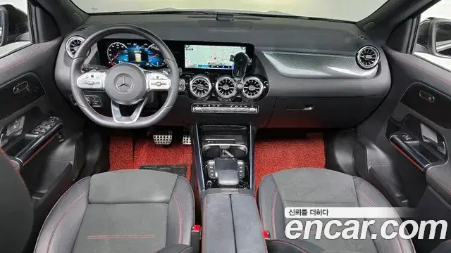 Mercedes-Benz GLA-Class 2022 — Photo 19/20