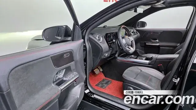 Mercedes-Benz GLA-Class 2022 — Photo 16/20