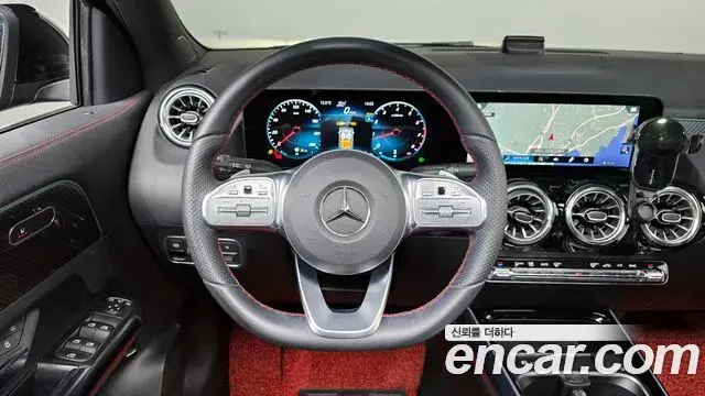 Mercedes-Benz GLA-Class 2022 — Photo 18/20
