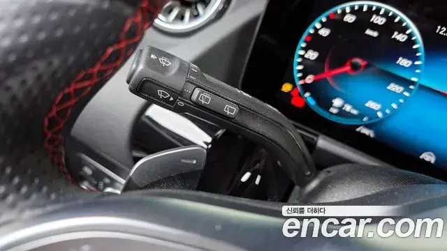 Mercedes-Benz GLA-Class 2022 — Photo 14/20