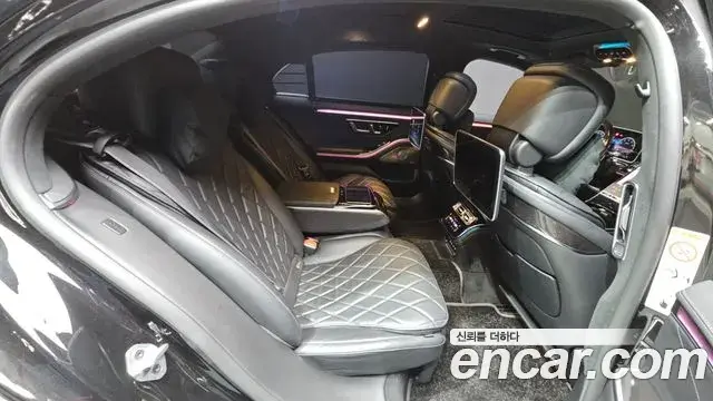 Mercedes-Benz S-Class 2021 — Photo 1/20