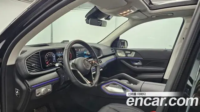 Mercedes-Benz GLE-Class 2025 — Photo 14/20