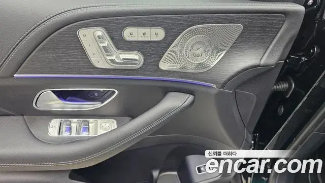 Mercedes-Benz GLE-Class 2025 — Photo 1/20