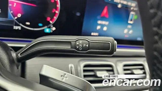Mercedes-Benz GLE-Class 2025 — Photo 8/20
