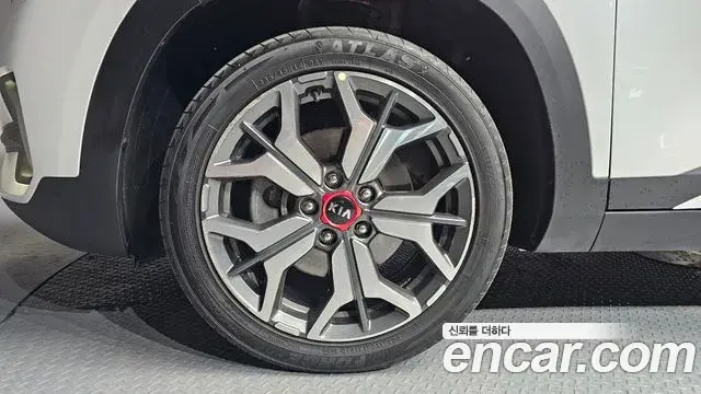Kia Seltos 2021 — Photo 8/20