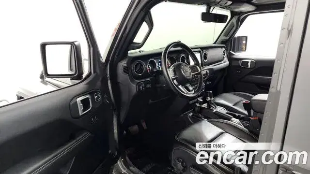 Jeep Wrangler 2020 — Photo 12/20
