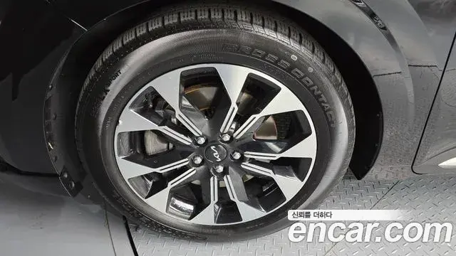 Kia Carnival 2021 — Photo 5/20