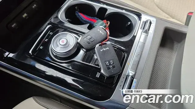 Kia Carnival 2021 — Photo 9/20