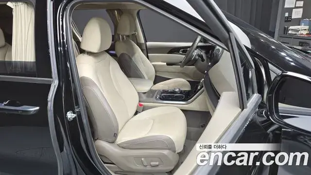 Kia Carnival 2021 — Photo 12/20