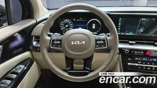 Kia Carnival 2021 — Photo 13/20