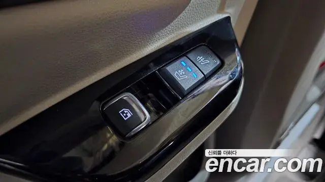 Kia Carnival 2021 — Photo 18/20