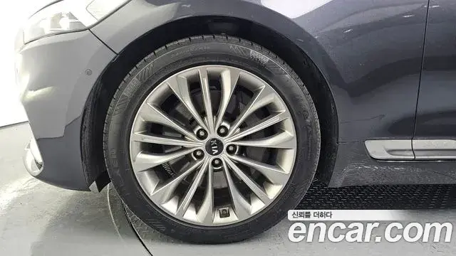 Kia The K9 2021 — Photo 7/20