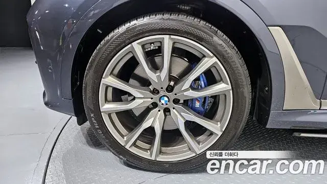 BMW X7 2022 — Photo 3/20
