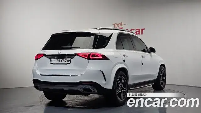 Mercedes-Benz GLE-Class 2020 — ფოტო 15/20