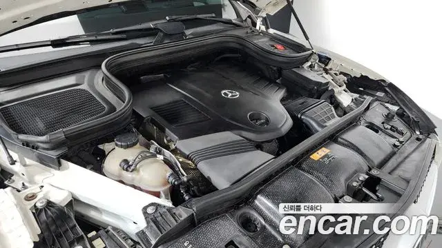 Mercedes-Benz GLE-Class 2020 — ფოტო 11/20