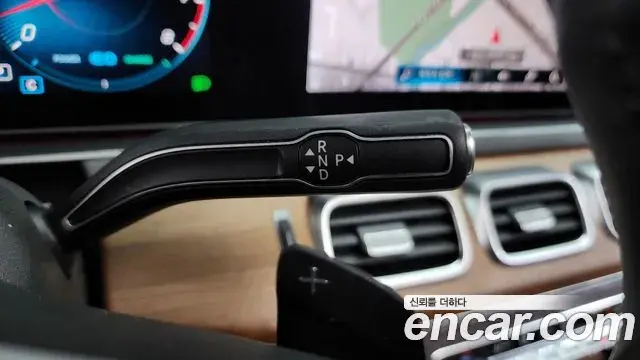 Mercedes-Benz GLE-Class 2020 — ფოტო 5/20