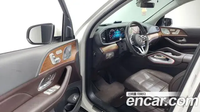 Mercedes-Benz GLE-Class 2020 — ფოტო 17/20