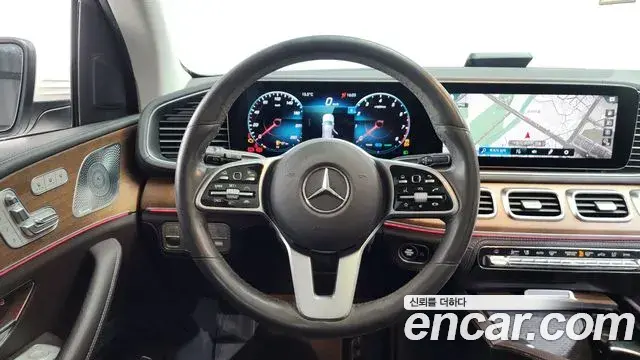 Mercedes-Benz GLE-Class 2020 — ფოტო 3/20
