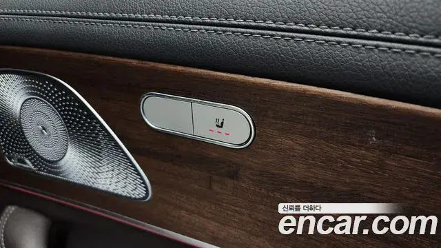 Mercedes-Benz GLE-Class 2020 — ფოტო 18/20