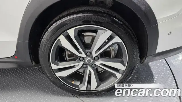 Volvo V60 Cross Country 2019 — ფოტო 2/20
