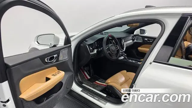 Volvo V60 Cross Country 2019 — ფოტო 9/20