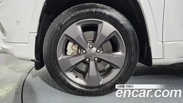 Jeep Cherokee 2021 — Şəkil 16/20