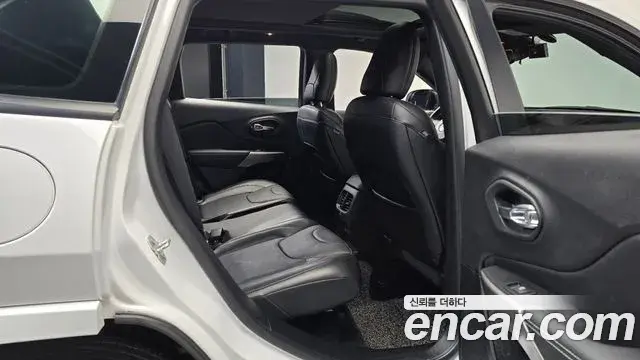 Jeep Cherokee 2021 — Şəkil 3/20