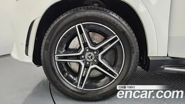 Mercedes-Benz GLE-Class 2020 — Фото 4/5