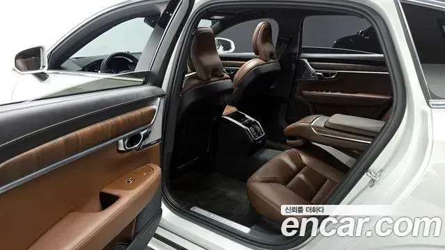 Volvo S90 2021 — ფოტო 18/20