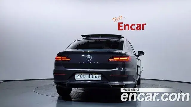 Volkswagen Arteon 2019 — ფოტო 17/20