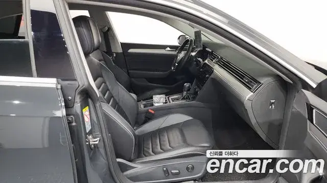 Volkswagen Arteon 2019 — ფოტო 13/20