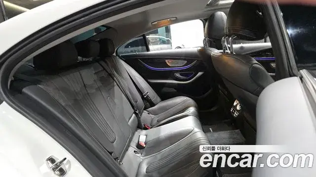 Mercedes-Benz CLS-Class 2019 — Photo 16/20