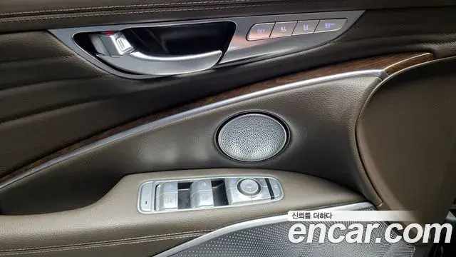 Kia The K9 2018 — Photo 17/20