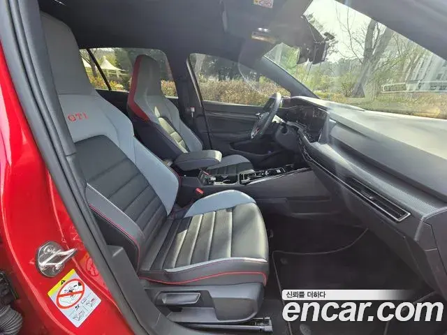 Volkswagen Golf 2024 — ფოტო 11/16