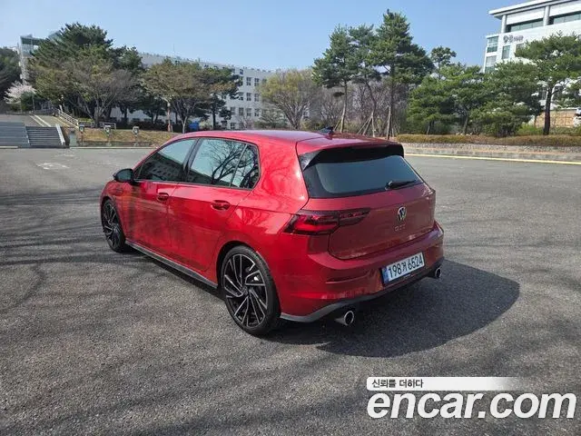 Volkswagen Golf 2024 — ფოტო 7/16