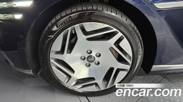 Genesis G90 2022 — ფოტო 13/20