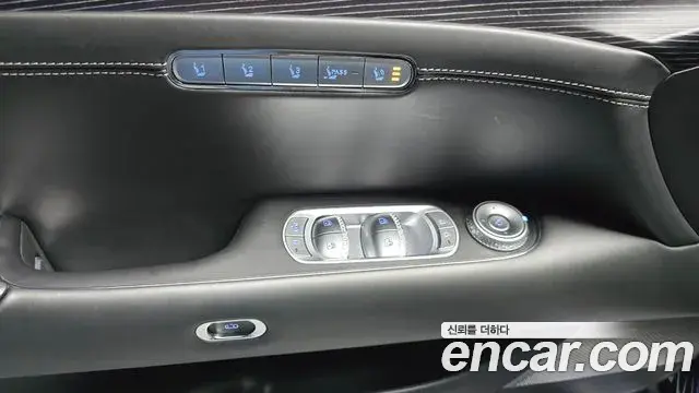 Genesis G90 2022 — ფოტო 16/20