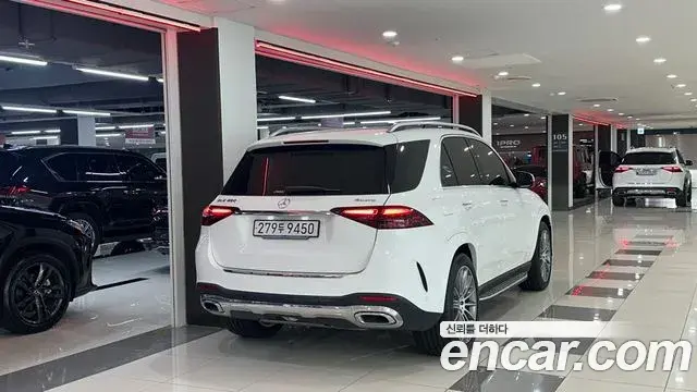 Mercedes-Benz GLE-Class 2024 — Photo 18/20