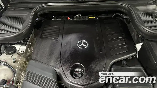 Mercedes-Benz GLE-Class 2024 — Photo 10/20