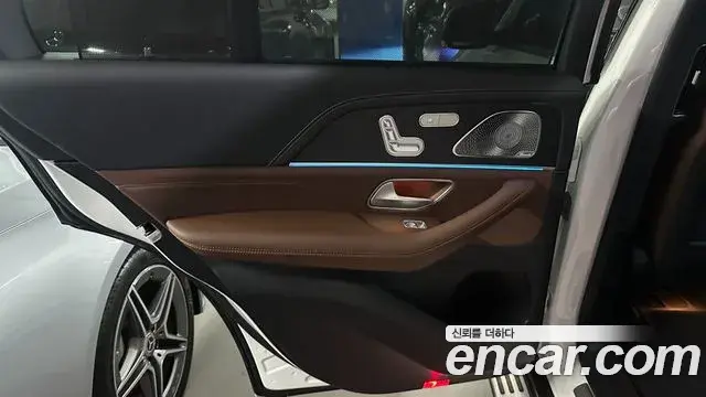 Mercedes-Benz GLE-Class 2024 — Photo 7/20