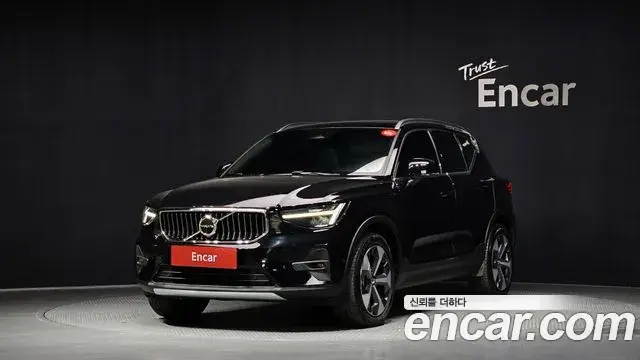 Volvo XC40 2023 — ფოტო 7/20