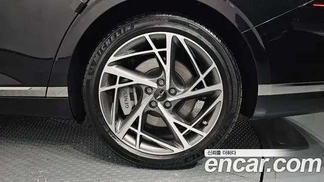 Genesis G90 2022 — Photo 17/20