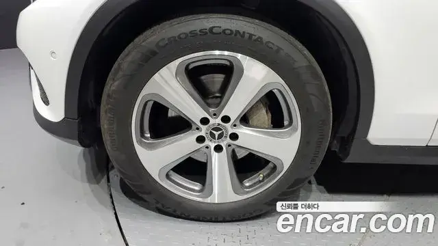 Mercedes-Benz GLC-Class 2018 — Şəkil 16/20
